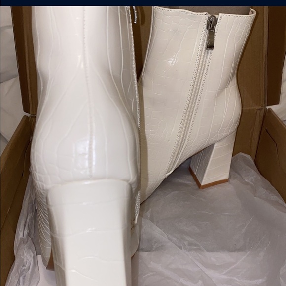 White croc ankle boot - Picture 4 of 9